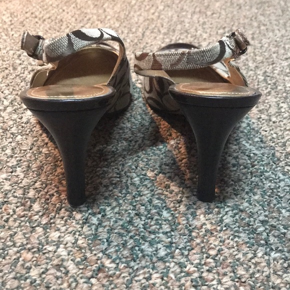 COACH Heels 🌺🌺🌺 - Picture 6 of 8
